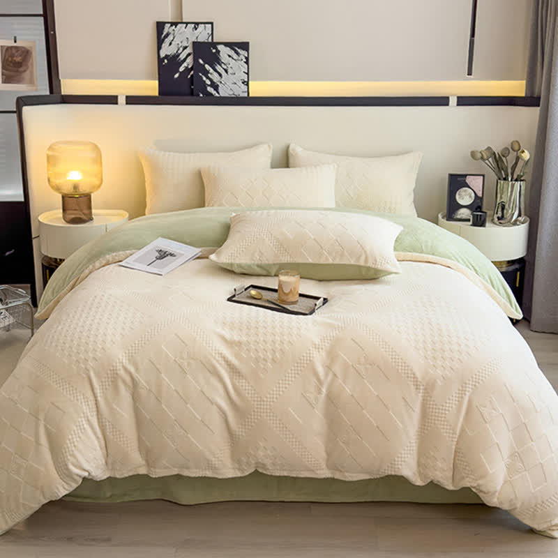 Diamond Checkered Textured Warm Bedding Set - image 1