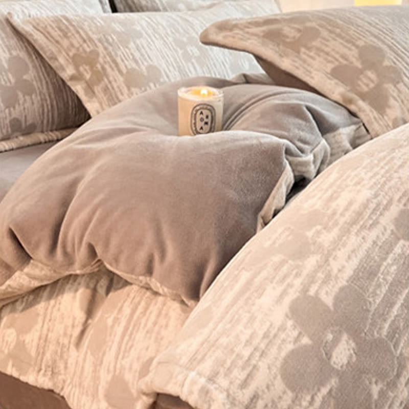 Cozy Thick Embossed Fleece Bedding Set (4PCS)  - image 9
