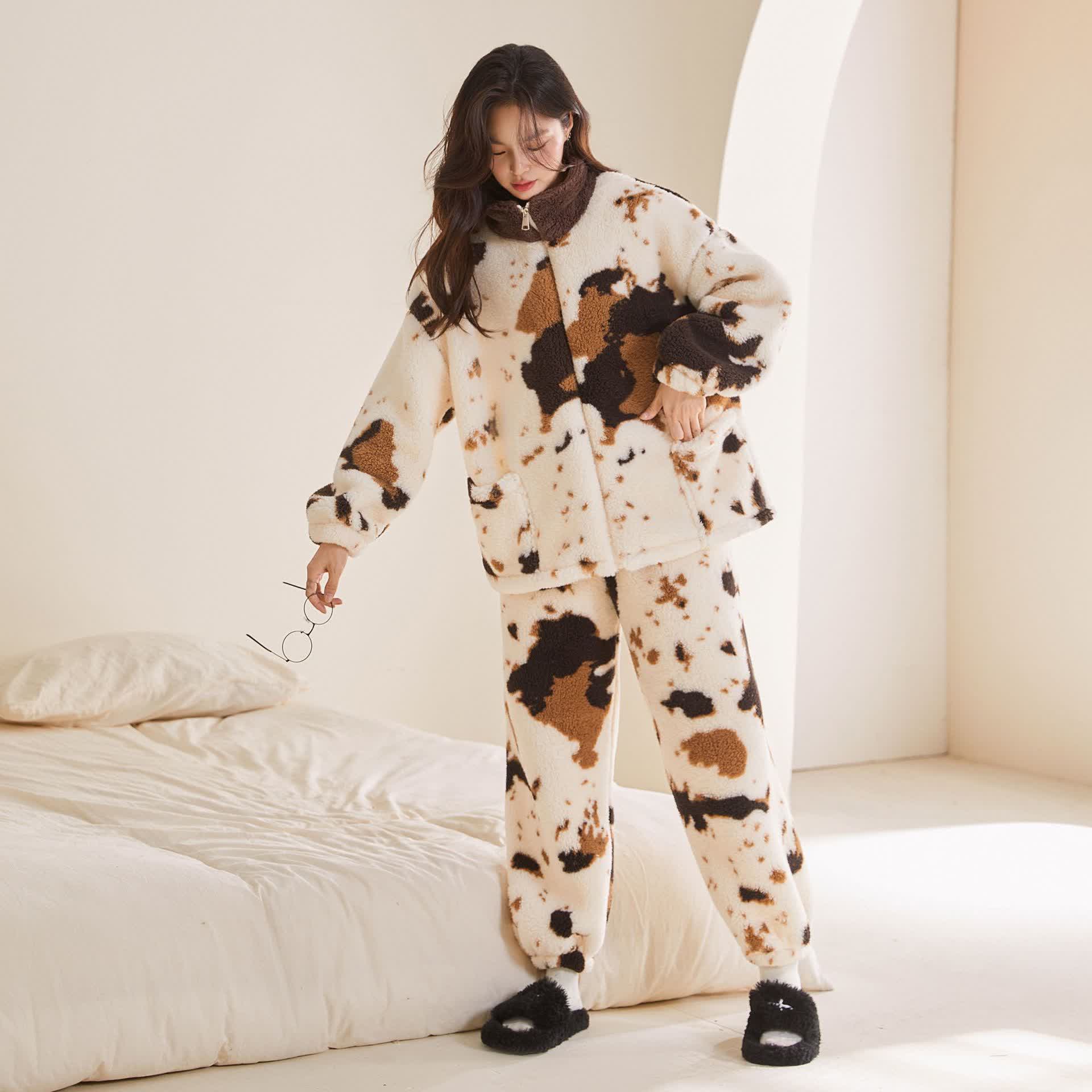 Ownkoti Artistic Print Fleece Loungewear Set - White - XXL - image 1