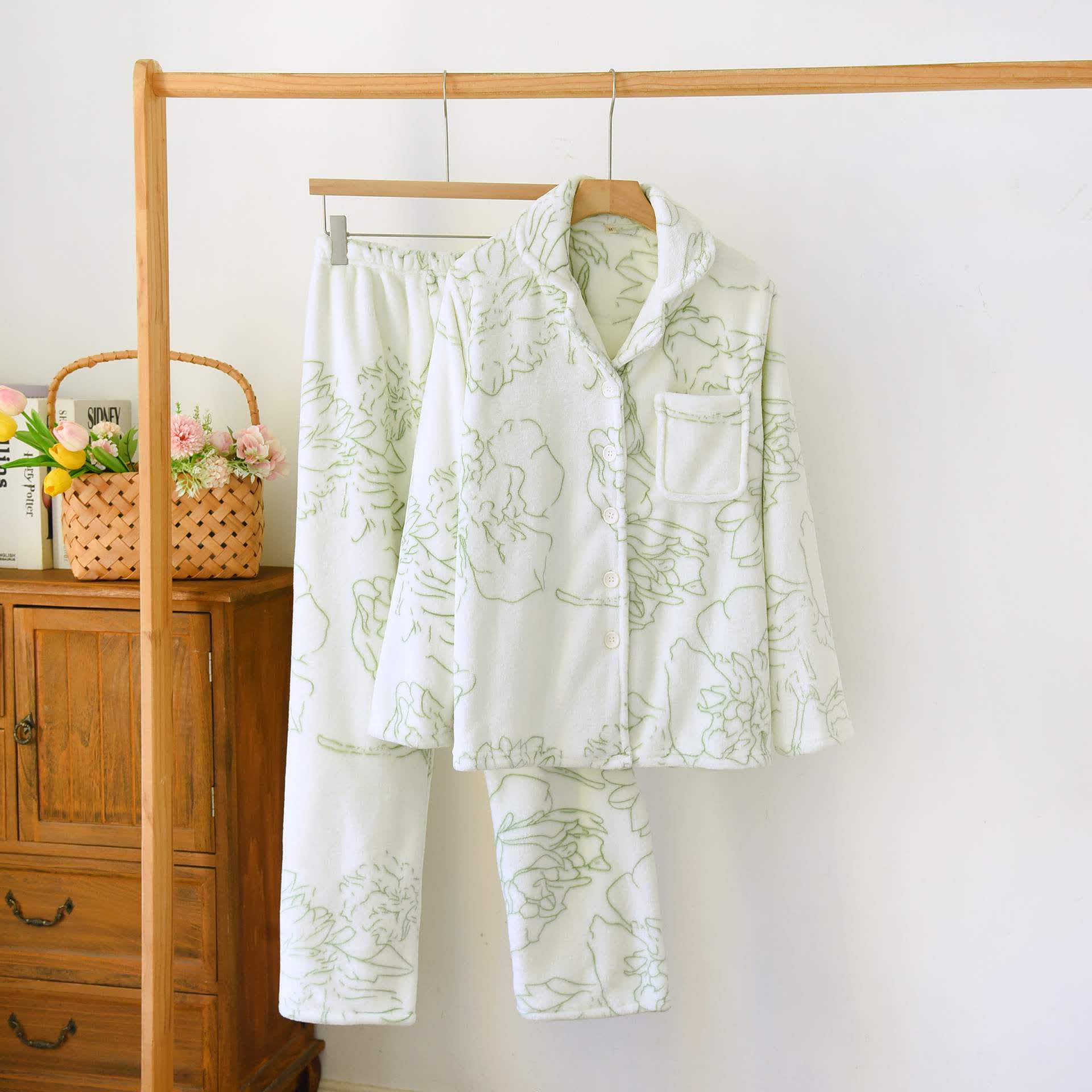 Fresh Green Line-Art Plush Loungewear Set - Lapel Collar - XL - image 2