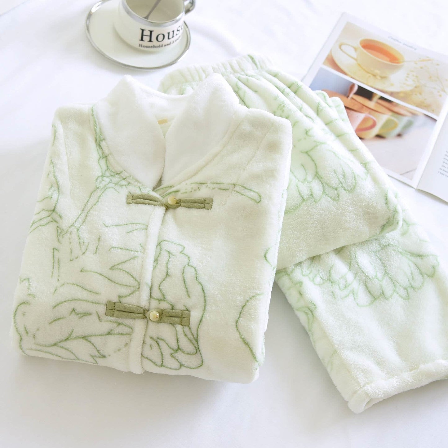 Fresh Green Line-Art Plush Loungewear Set - image 1