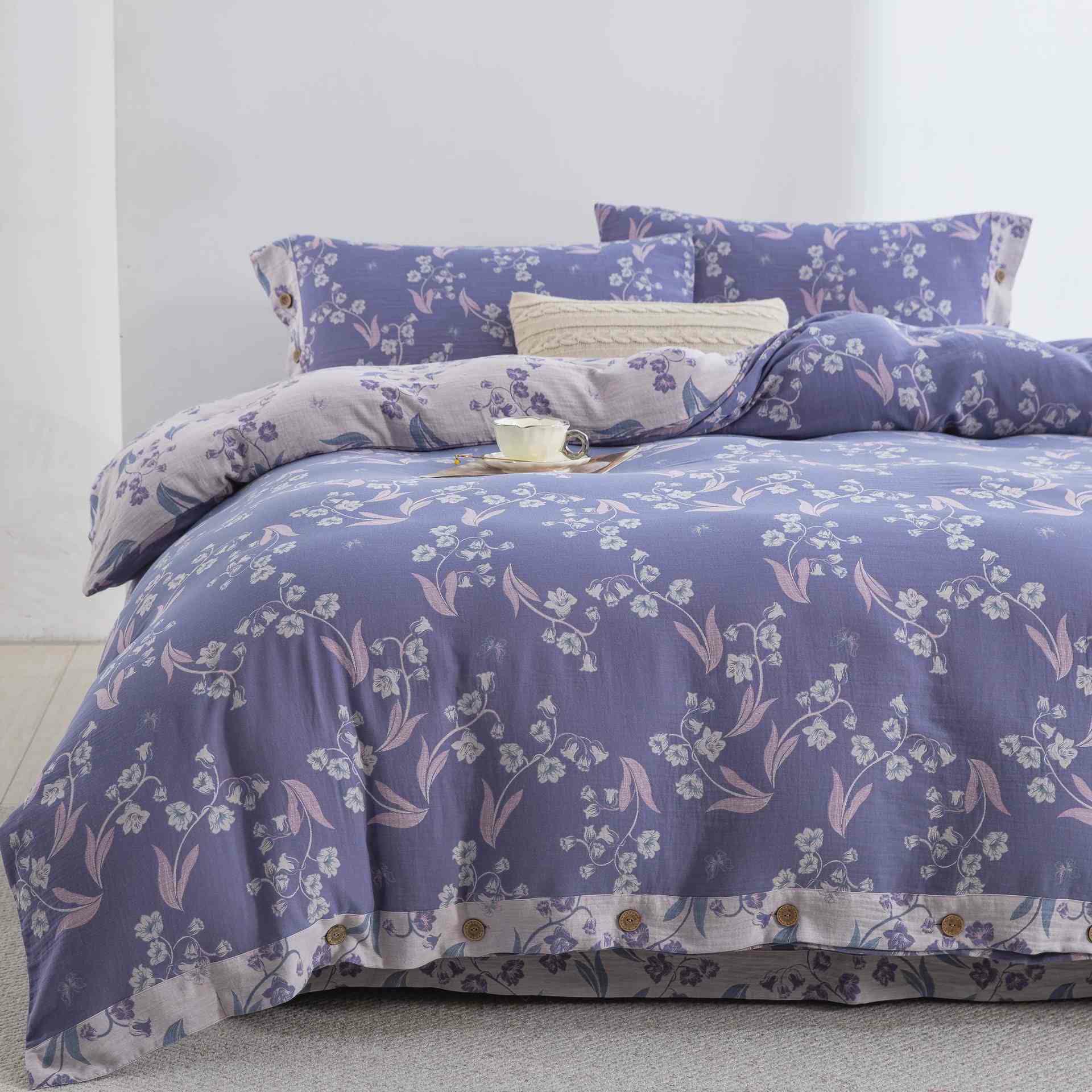Elegant Floral Cotton Double Gauze Bedding Set(4PCS) - image 1