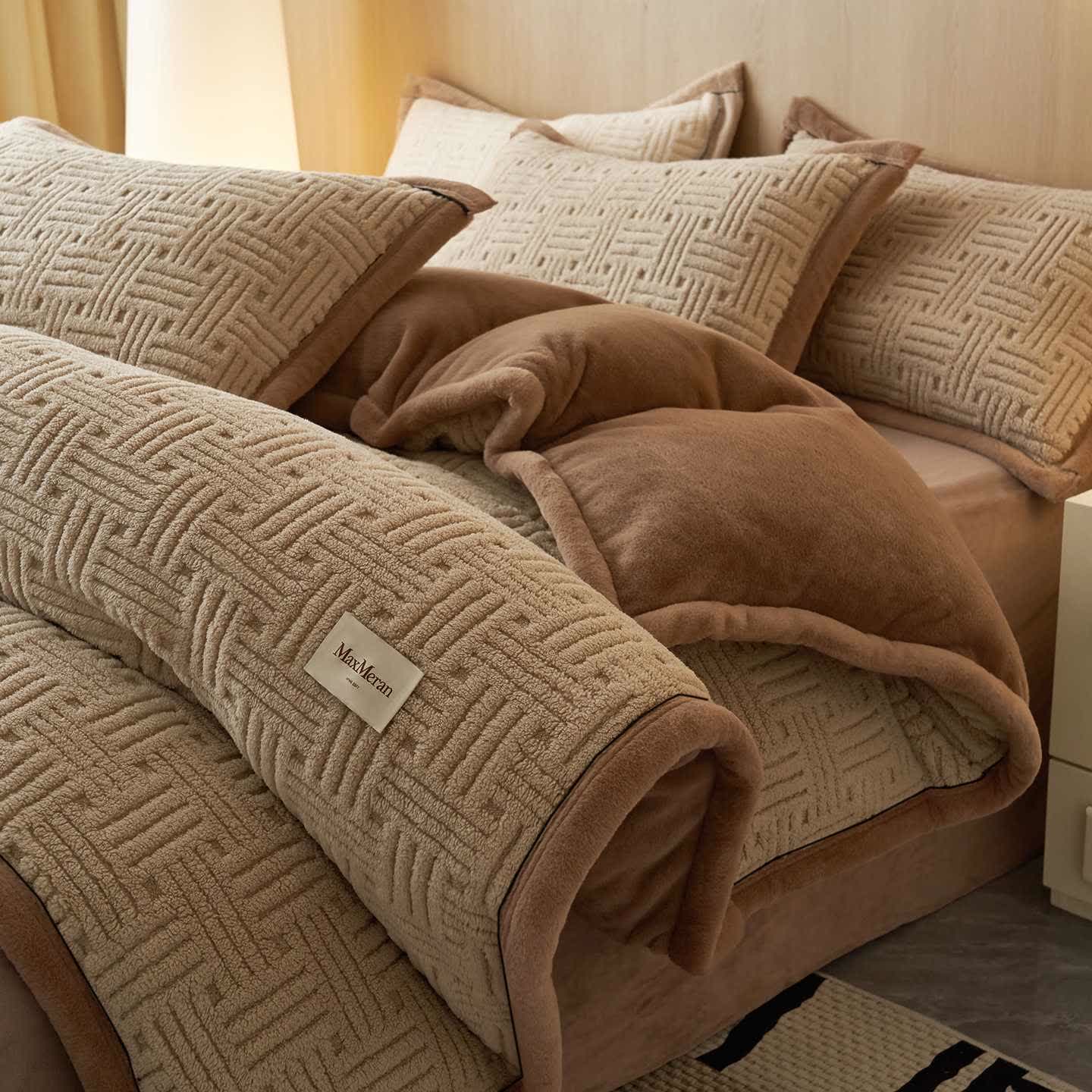 Stripe Knot Textured Plush Bedding Set - image 2