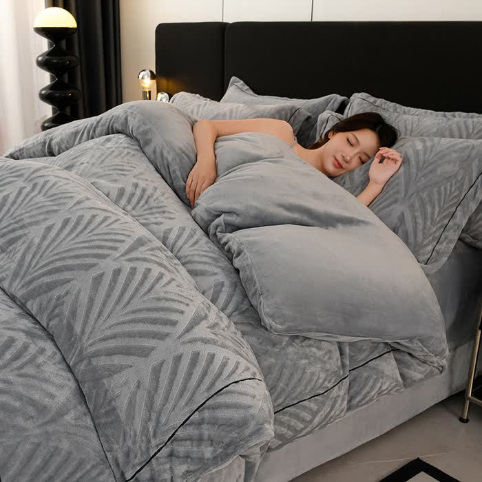 Leaf-inspired Textured Plush Bedding Set(4PCS) - Gray - King - image 14