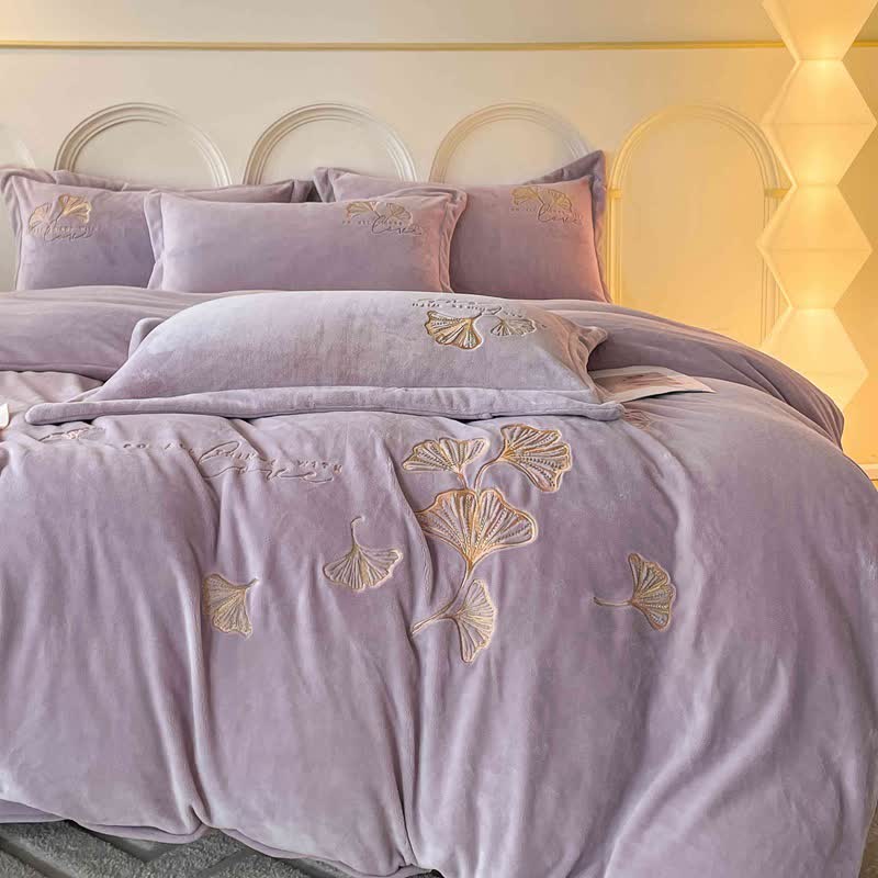 Ginkgo Leaf Embroidered Plush Bedding Set(4PCS) - Purple - King - image 0
