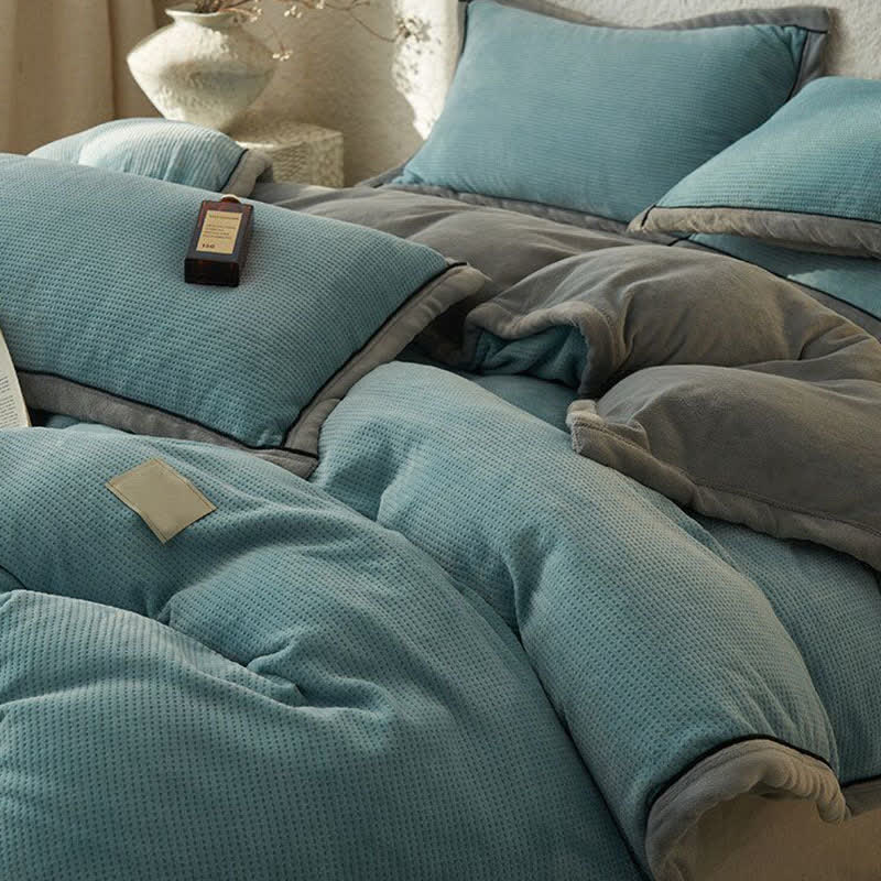 Waffle Textured  Reversible Plush Bedding Set(4PCS) - image 5