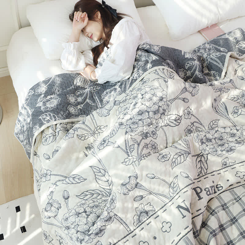 Floral Hydrangea Cotton Gauze Quilt - image 3