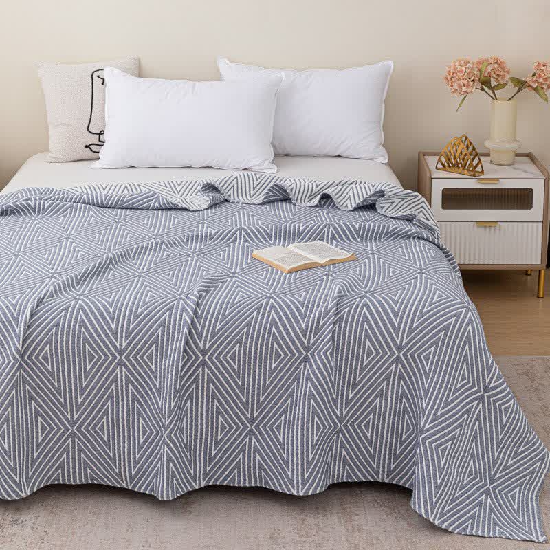 Triangle Pattern Reversible Cotton Gauze Quilt - image 4