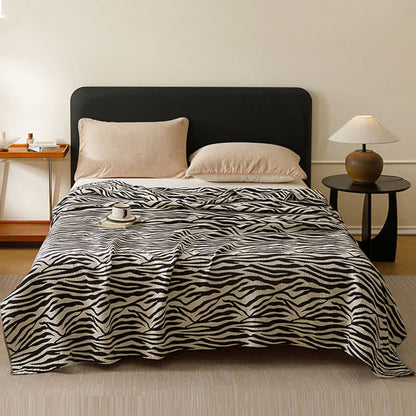 Modern Zebra Stripe Pure Cotton Quilt - Black - Queen - image 0