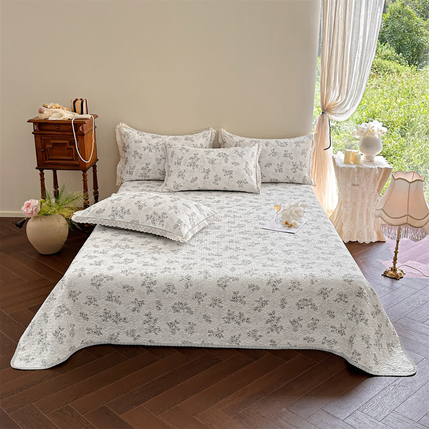 Vinatge Floral Quilted Cotton Bedspread - image 1