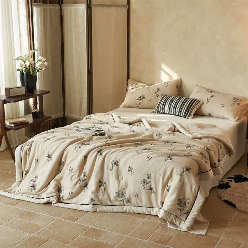 Elegant Floral Cotton Linen Quilt - image 3