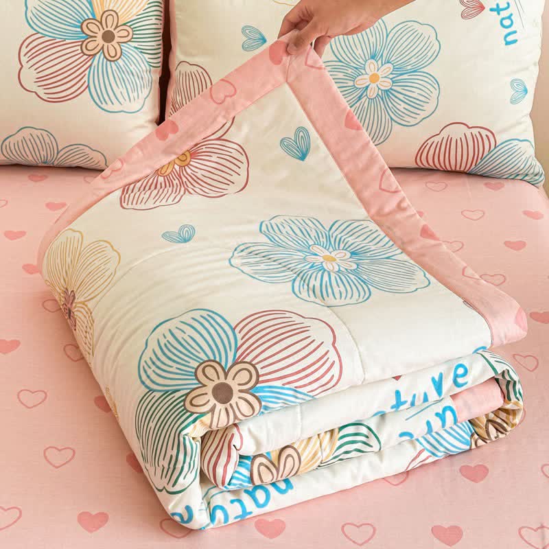 Line Art Floral Print Cotton Quilt - image 1