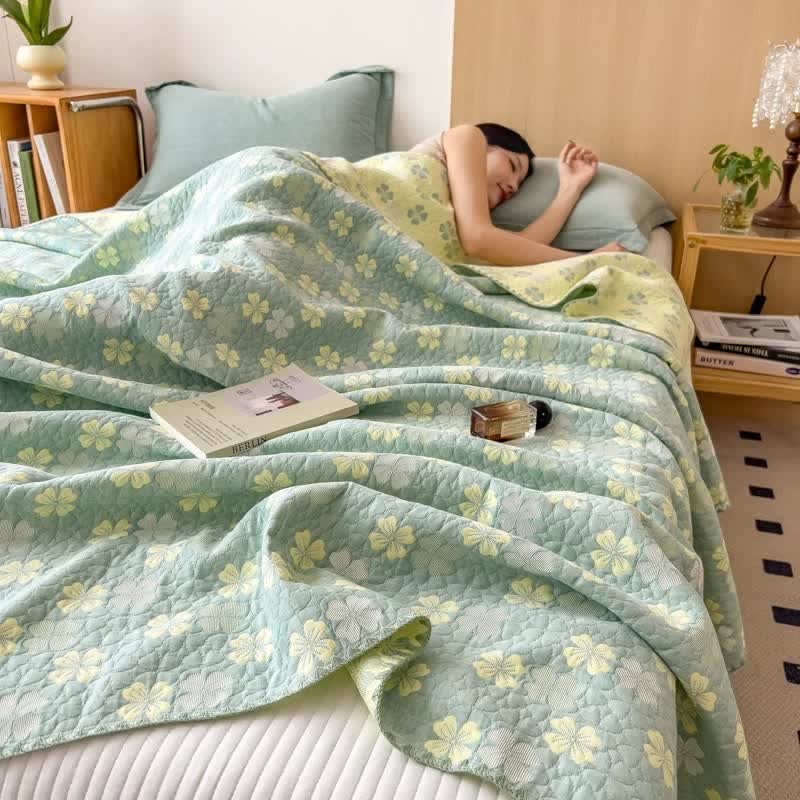 Four-Leaf Clover Cotton Triple Gauze Quilt - image 3