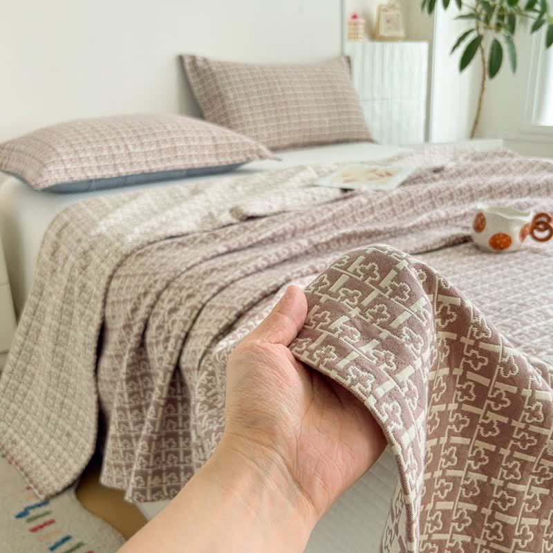 Modern Geometric Pattern Jacquard Cotton Quilt - image 3