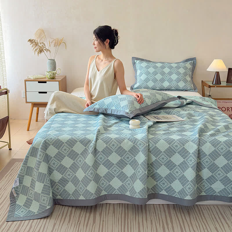 Reversible 3-layer Geometric Jacquard Blanket Quilt - image 2