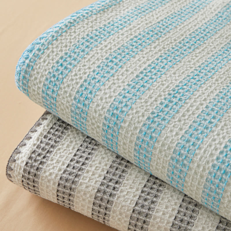 Textured Plaid Woven Bedspread with Scalloped Edge - image 5