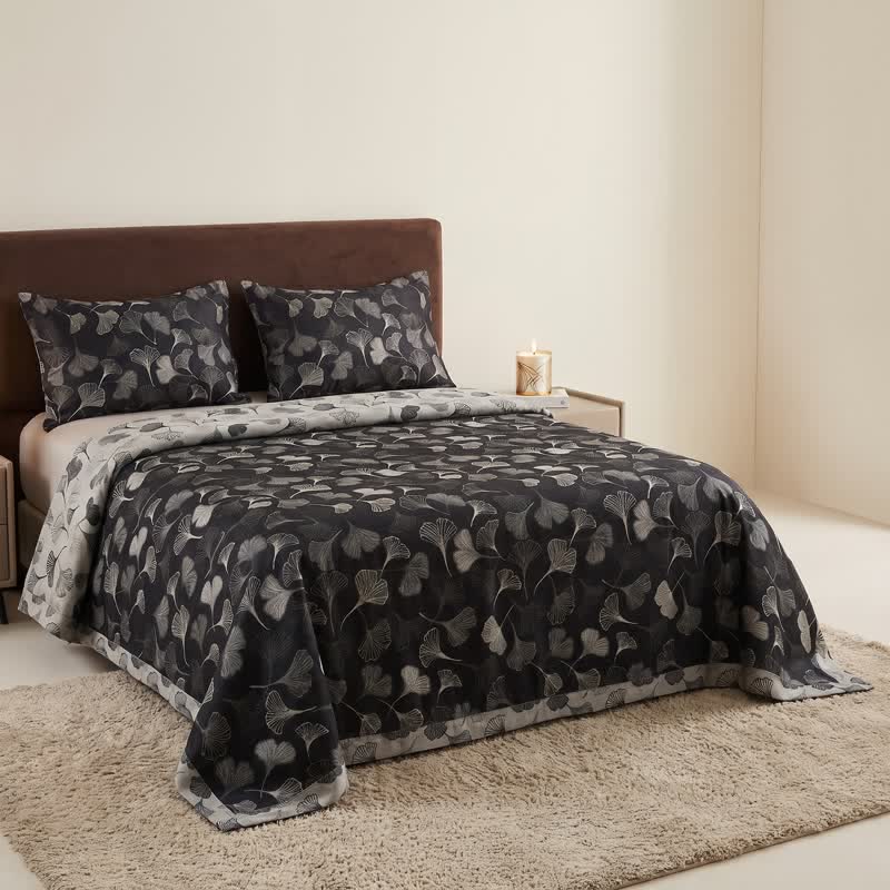 Vintage Black Ginkgo Leaf Reversible Cotton Bedding Set - image 1