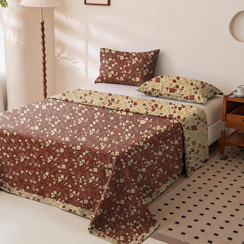 Red Lucky Clover Cotton Gauze Bedspread - image 1