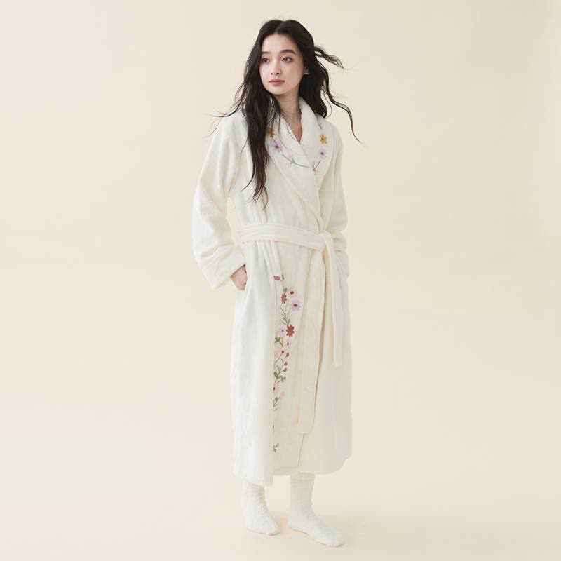Floral Embroidered Long Shawl Collar Bathrobe - image 2