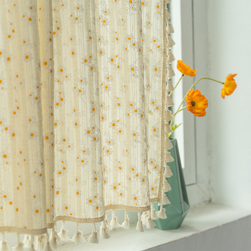 Beige Daisy Pattern Tier Curtain