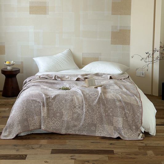 Reversible Jacquard Vintage Floral Quilt - Queen - image 0