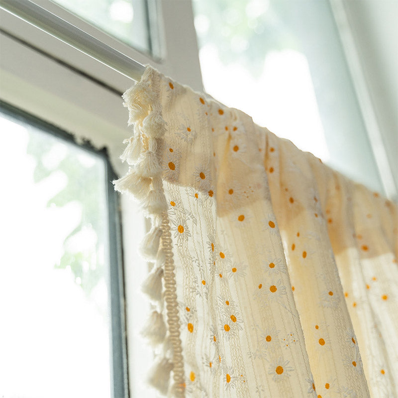 Beige Daisy Pattern Tier Curtain