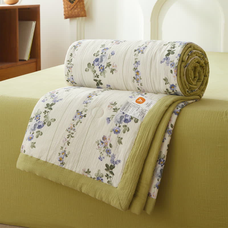 Fresh Floral Cotton Gauze Lightweight Quilt