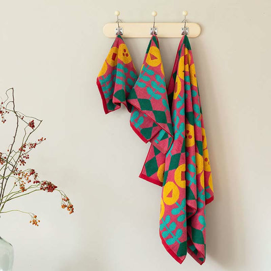 Stylish Flower Print Combed Cotton Towel - Pink - 70cm x 140cm - image 0