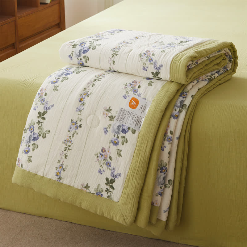 Fresh Floral Cotton Gauze Lightweight Quilt