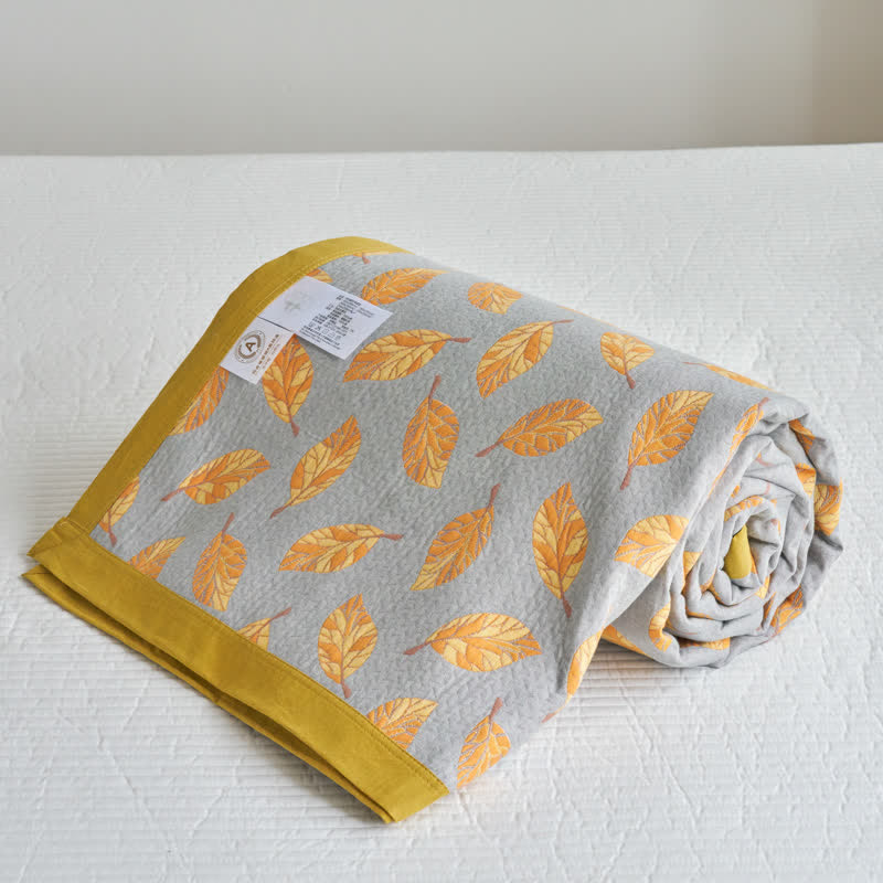 Three Layers Gauze Leaf Print Lightweight Quilt