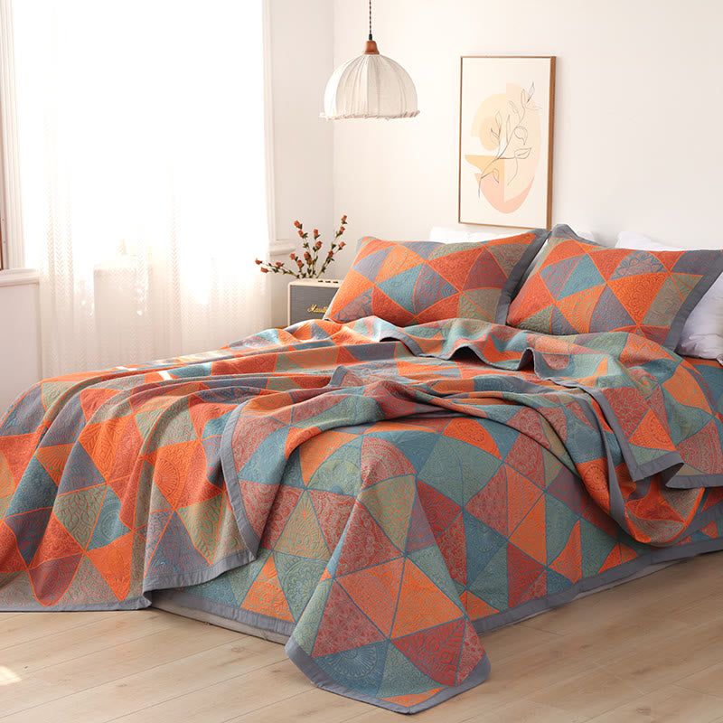 Triangle Pattern Print Cotton Reversible Quilt