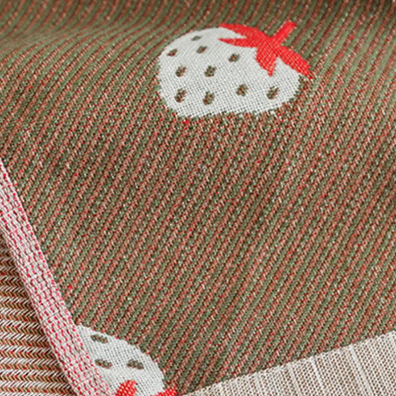 Pink Strawberry Knitting Breathable Cotton Quilt