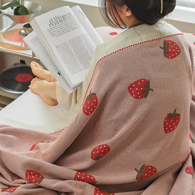 Pink Strawberry Knitting Breathable Cotton Quilt