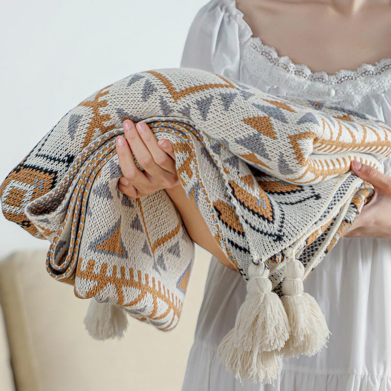 Ownkoti Cozy Shape Pattern Tassel Knitted Blanket