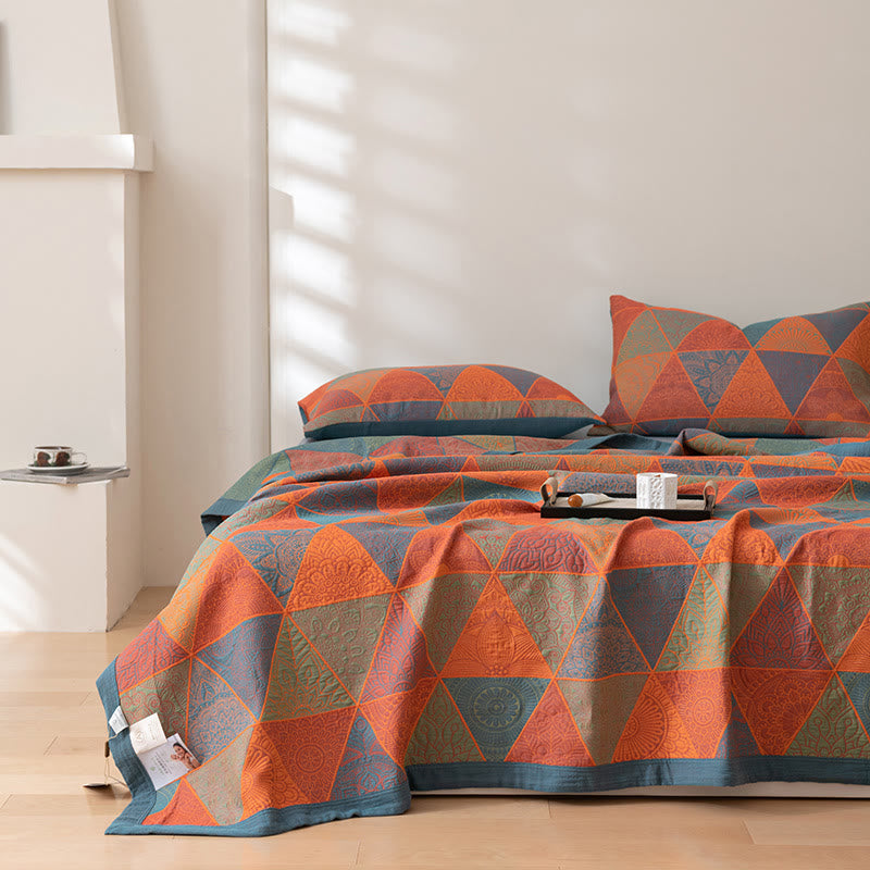 Triangle Pattern Print Cotton Reversible Quilt