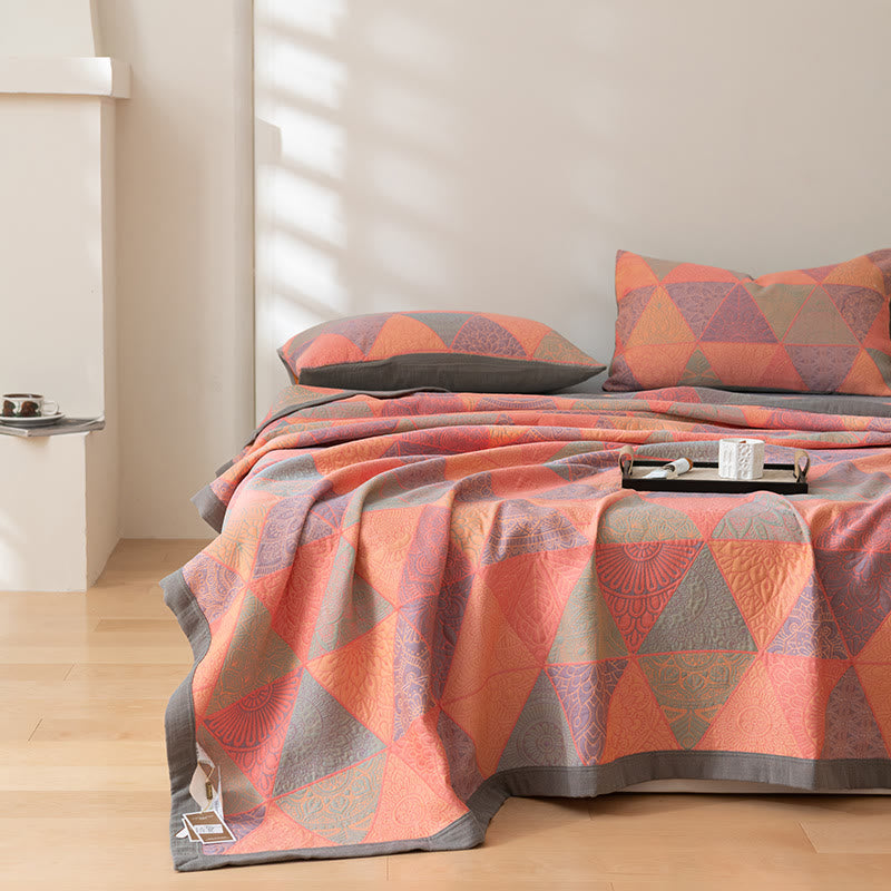 Triangle Pattern Print Cotton Reversible Quilt