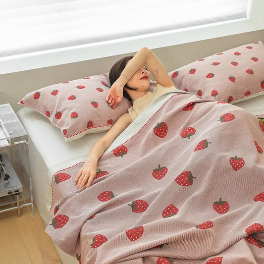 Pink Strawberry Knitting Breathable Cotton Quilt