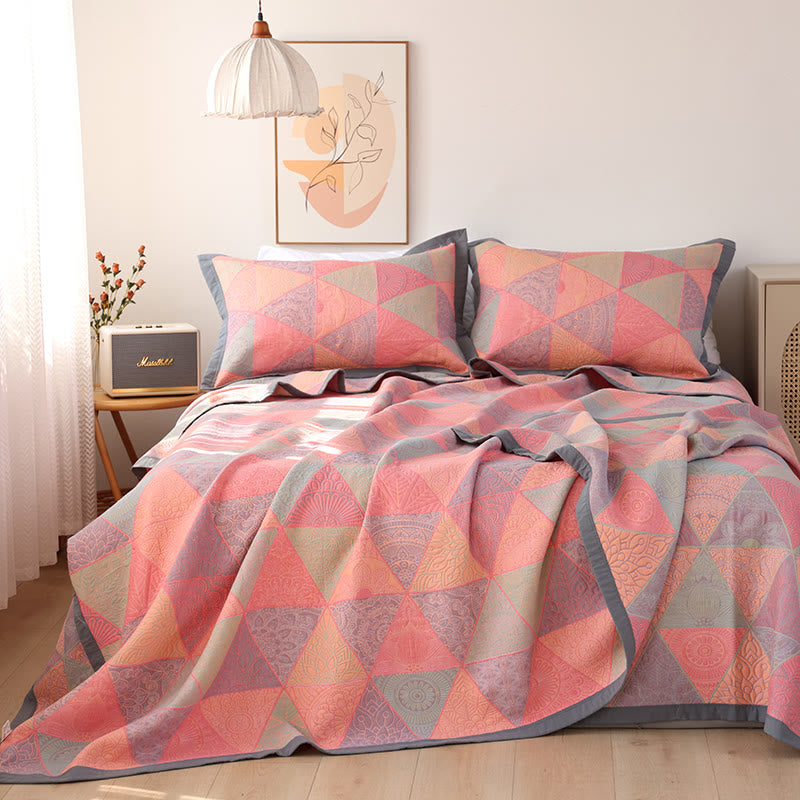 Triangle Pattern Print Cotton Reversible Quilt